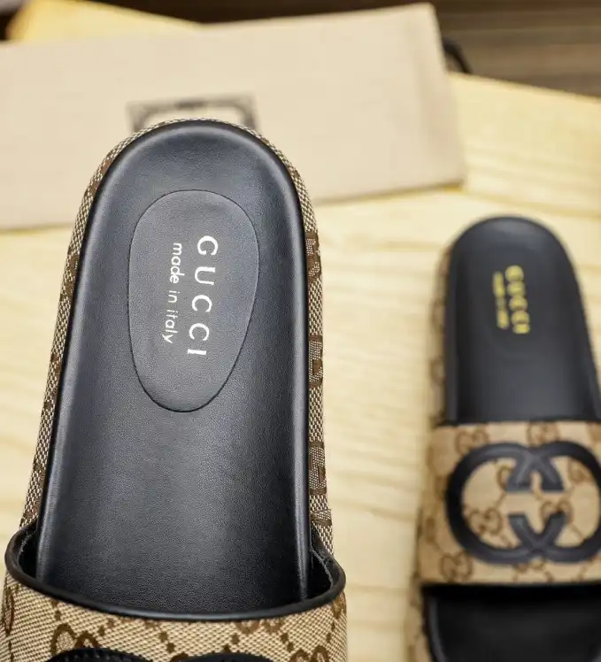 hype Gucci Slippers