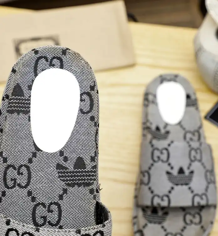 hype Gucci Slippers