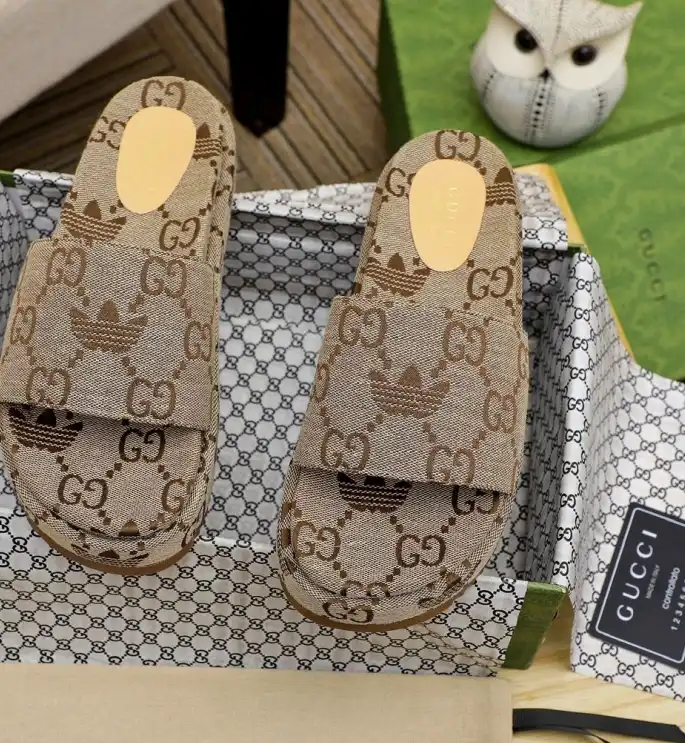 hype Gucci Slippers