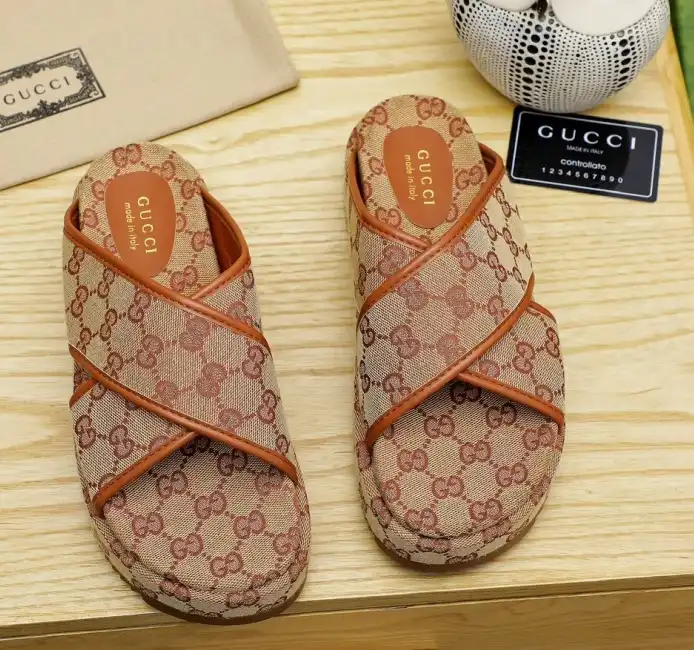 hype Gucci Slippers