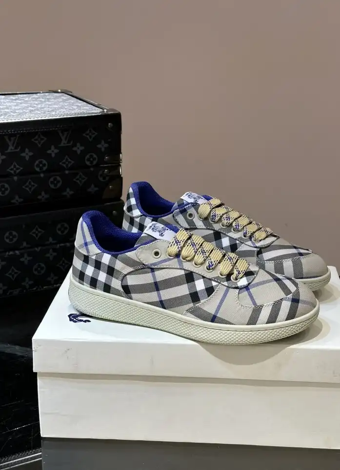 hype Burberry Sneakers