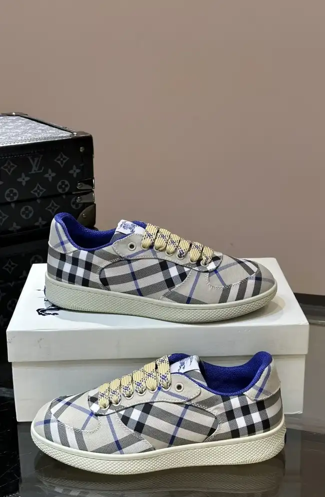 hype Burberry Sneakers