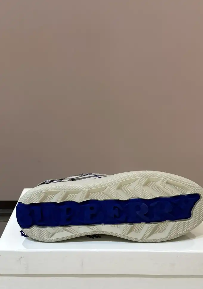 hype Burberry Sneakers