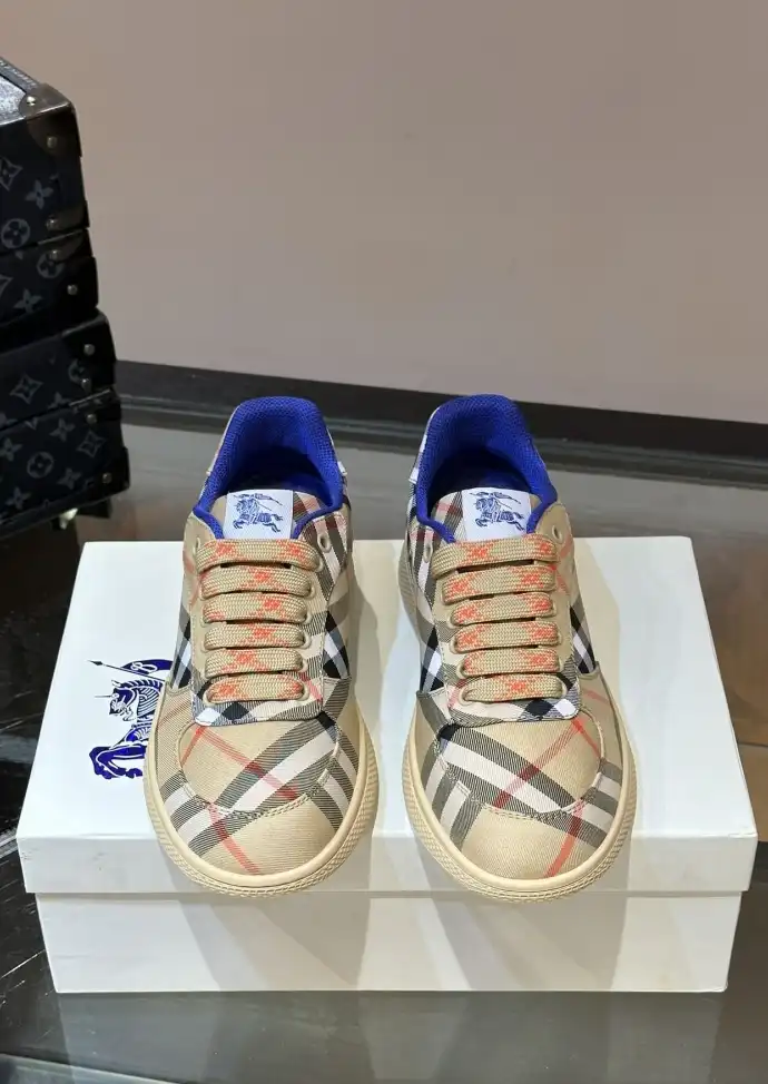 hype Burberry Sneakers