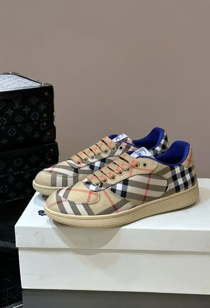 hype Burberry Sneakers