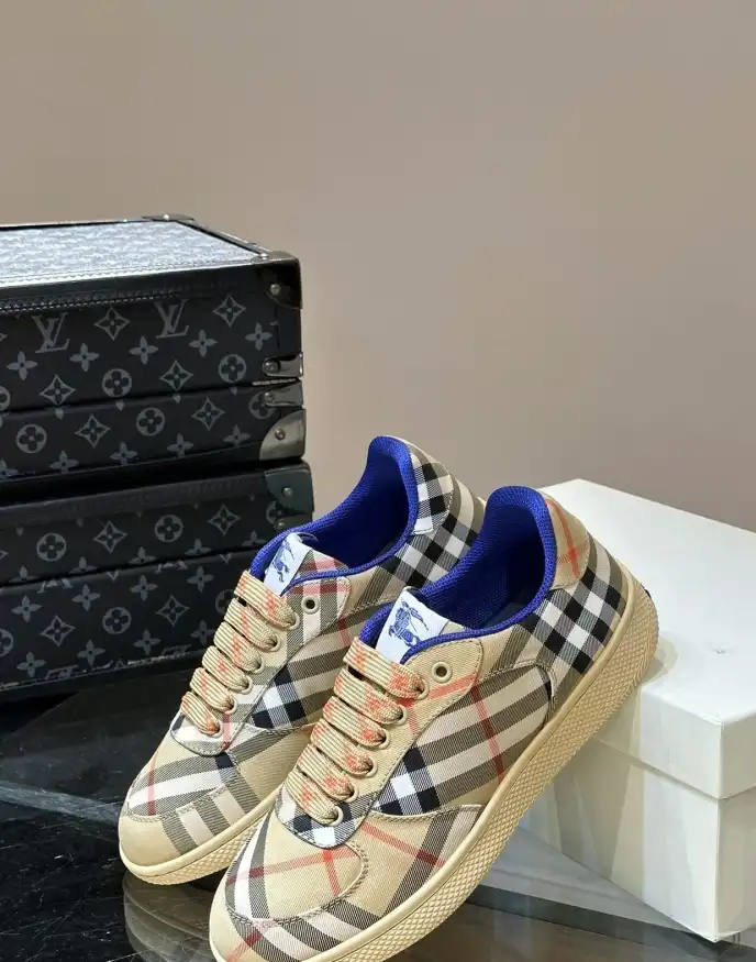 hype Burberry Sneakers