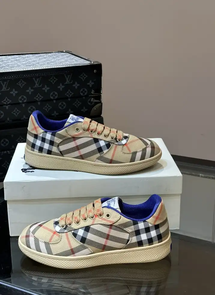 hype Burberry Sneakers