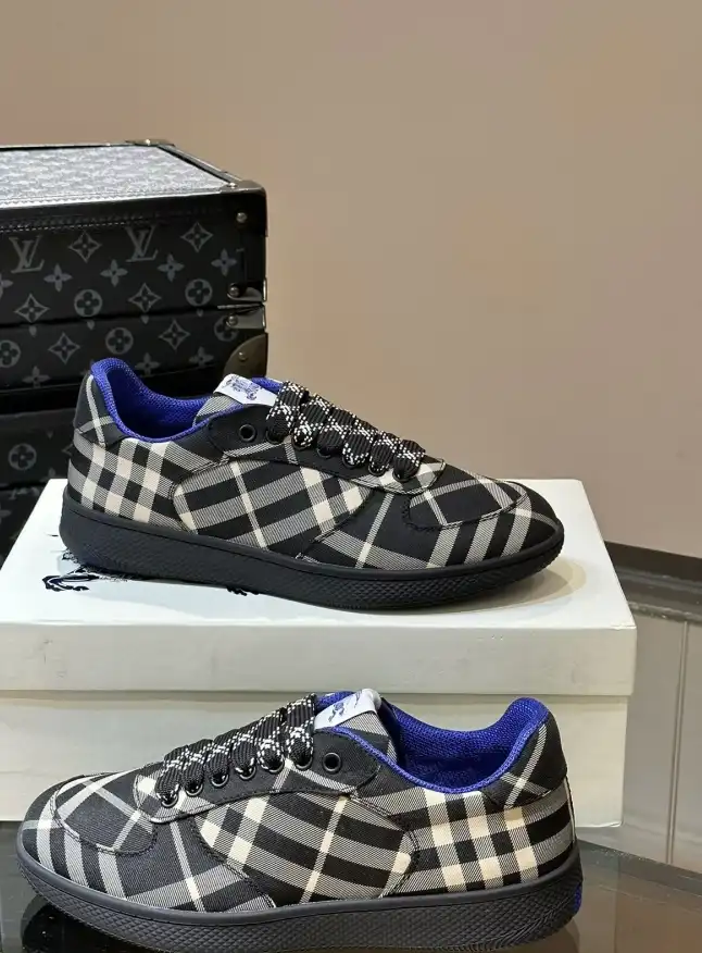 hype Burberry Sneakers