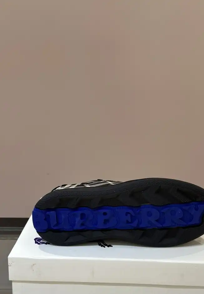 hype Burberry Sneakers