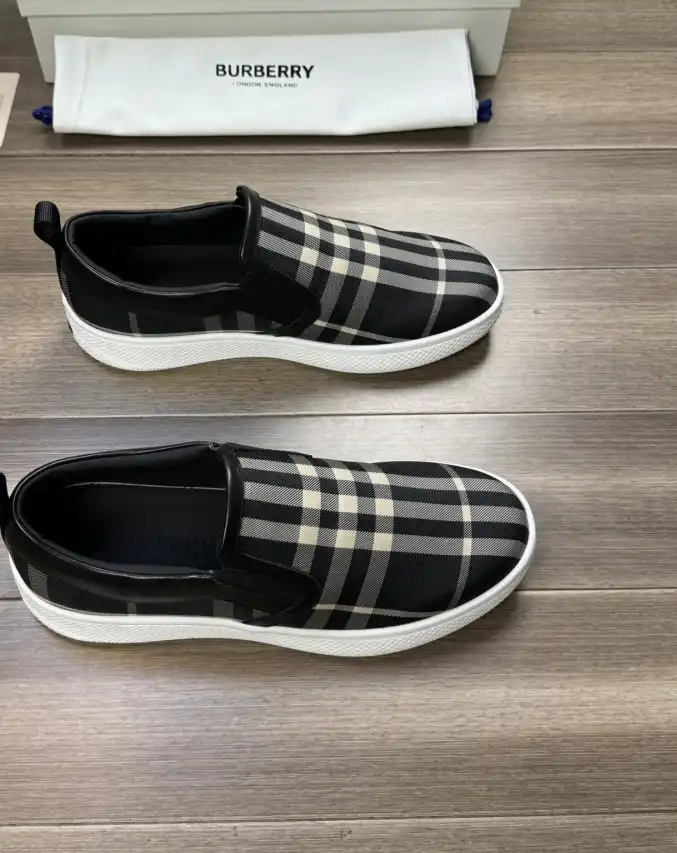 hype Burberry Sneakers