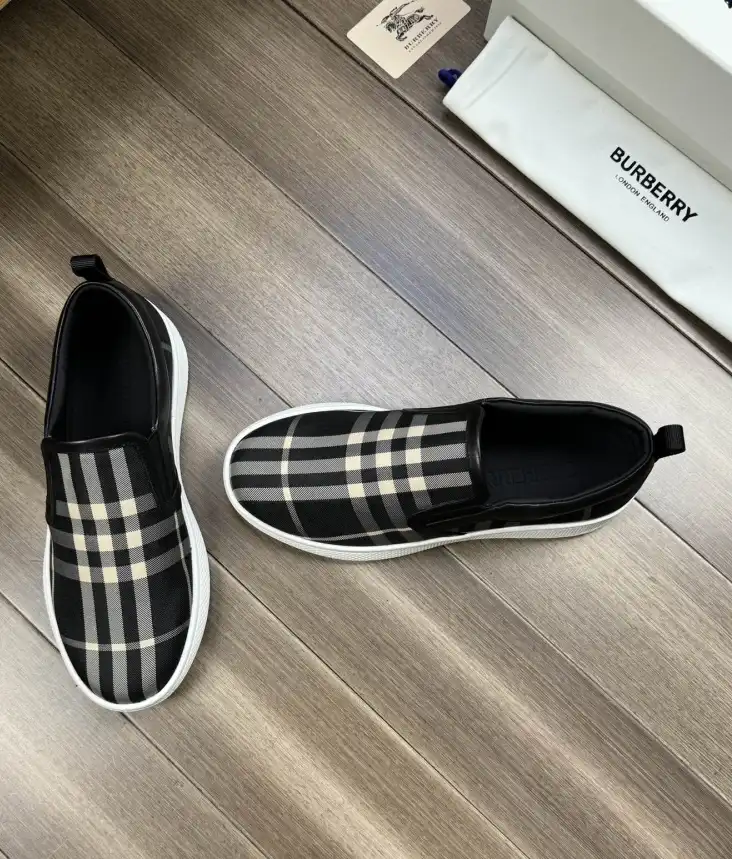 hype Burberry Sneakers