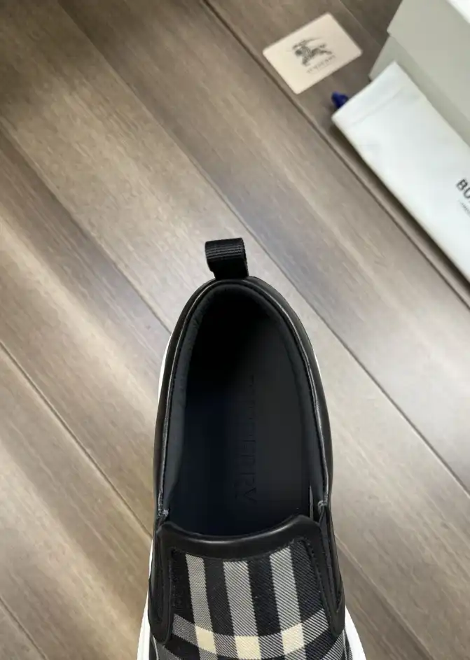 hype Burberry Sneakers