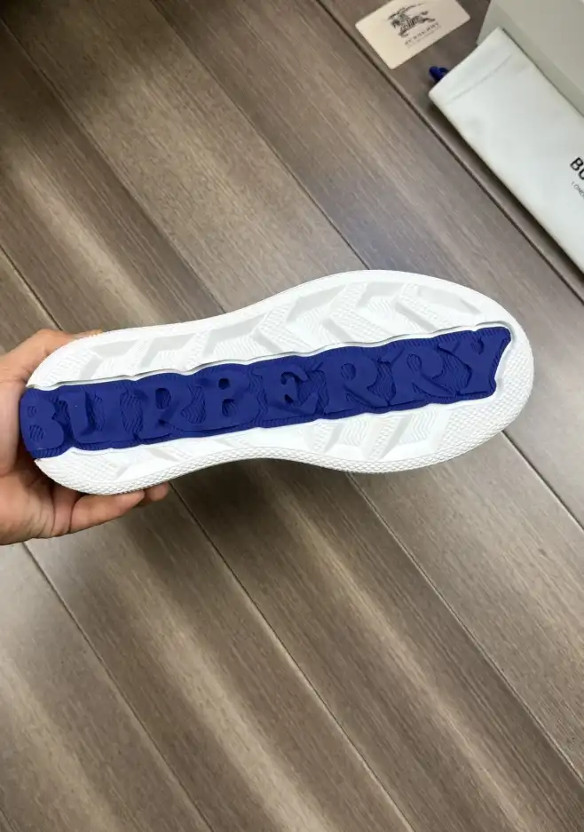 hype Burberry Sneakers