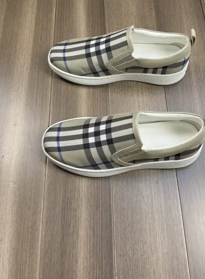 hype Burberry Sneakers