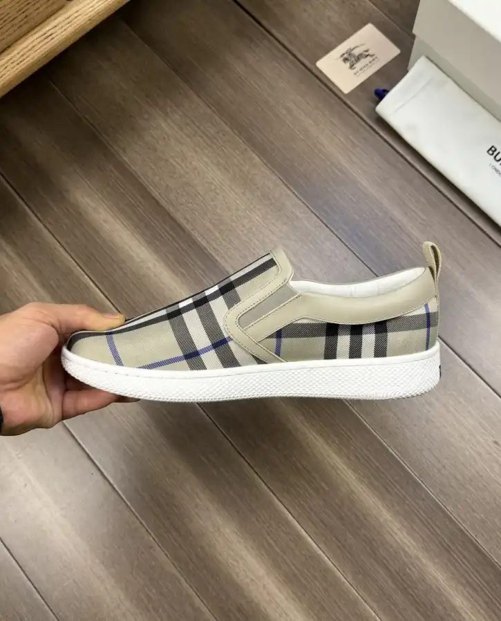 hype Burberry Sneakers