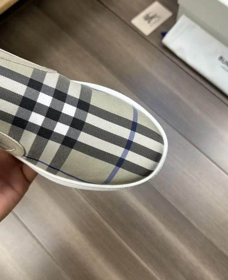 hype Burberry Sneakers