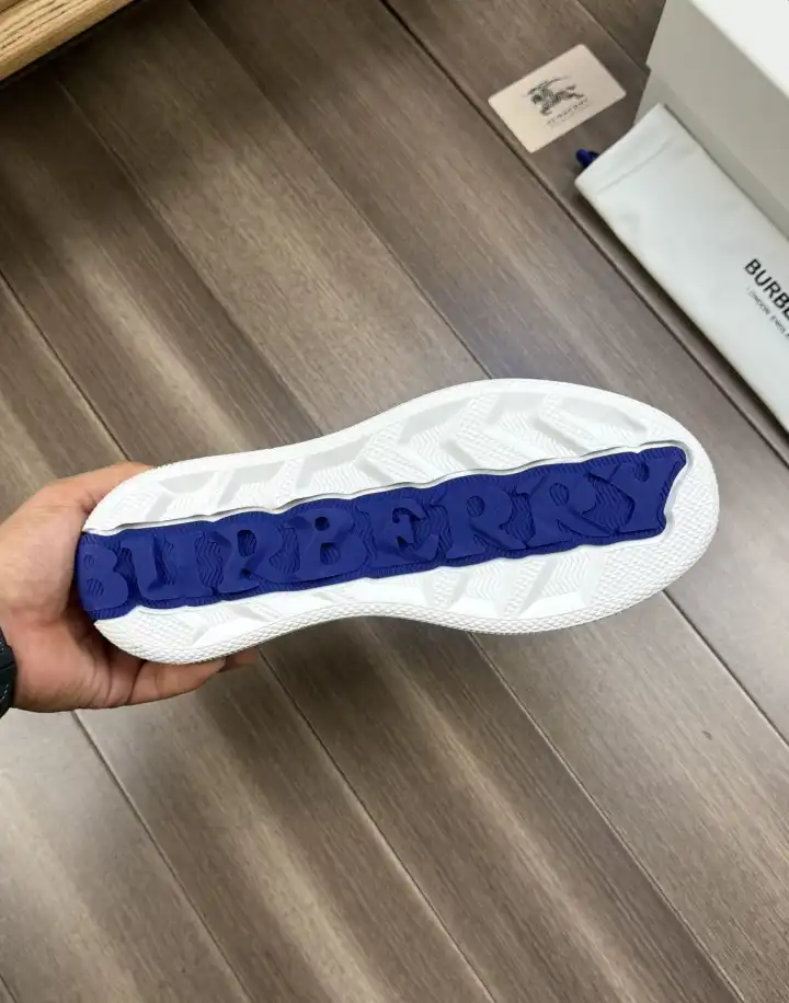 hype Burberry Sneakers