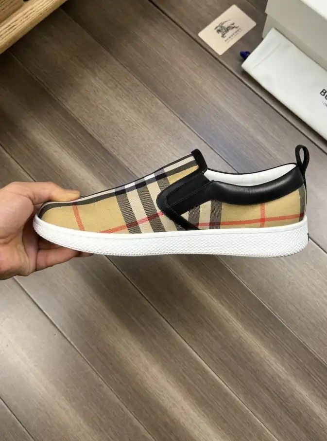 hype Burberry Sneakers