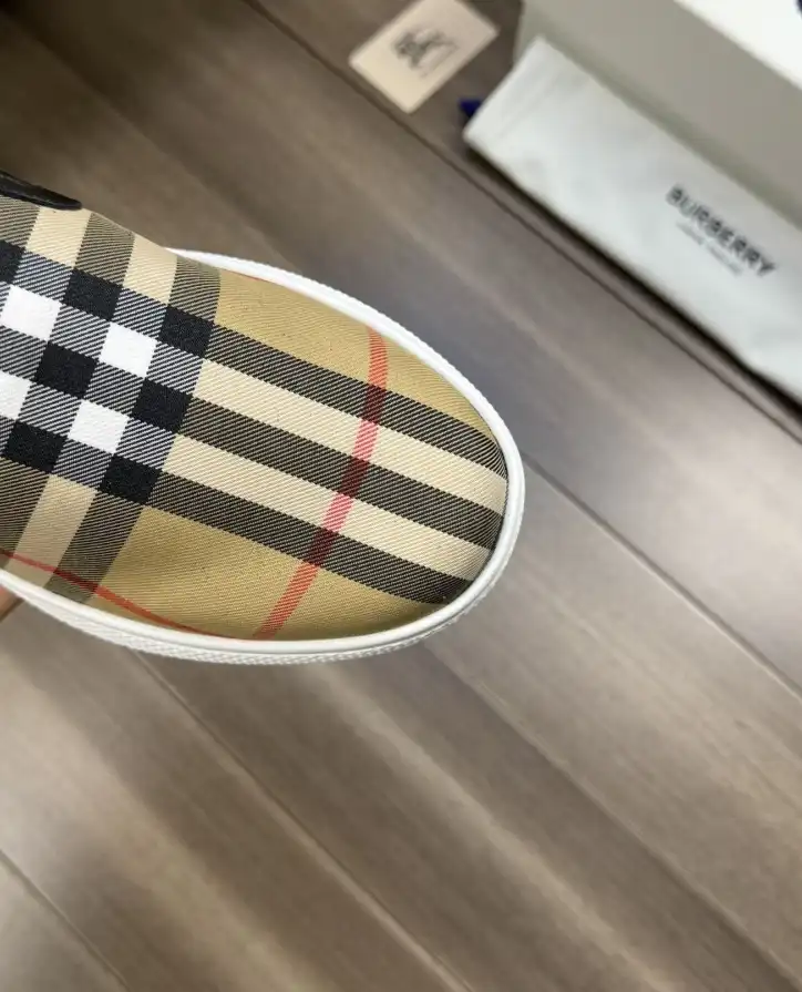 hype Burberry Sneakers