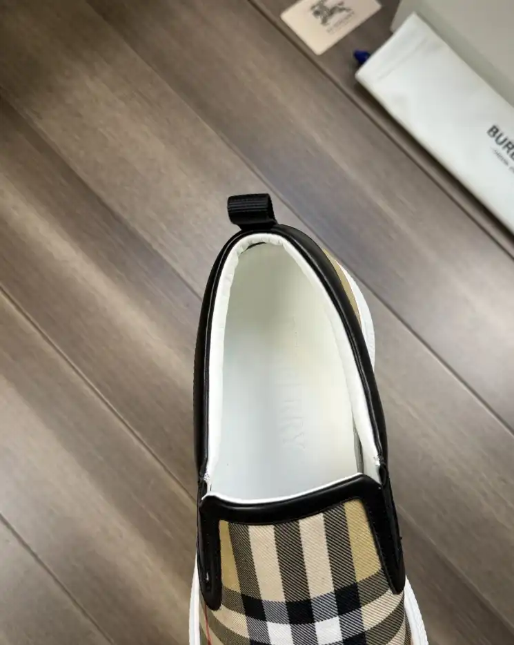 hype Burberry Sneakers