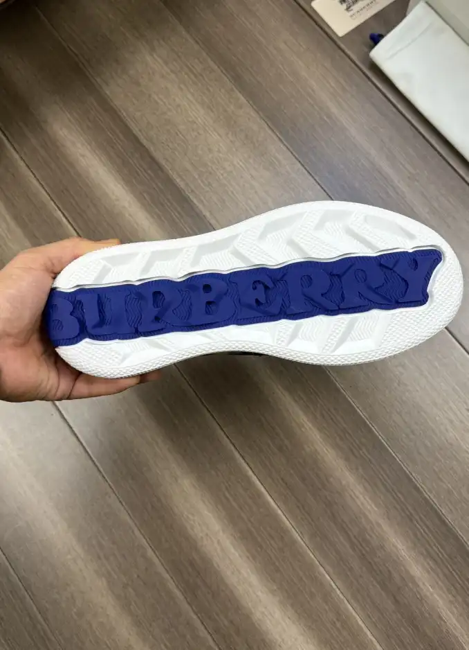 hype Burberry Sneakers