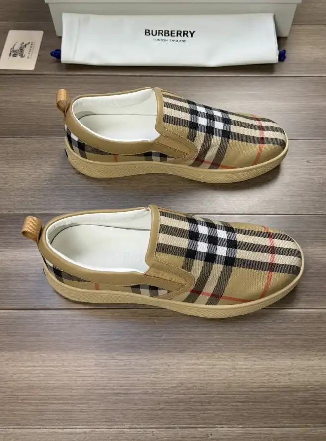 hype Burberry Sneakers