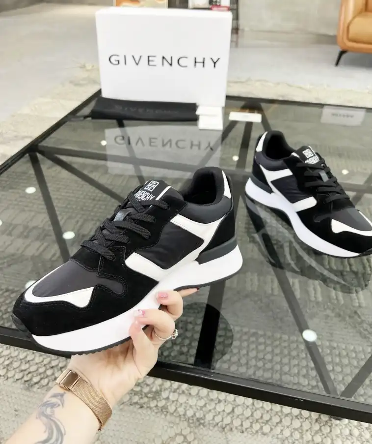 hype Givenchy Sneakers