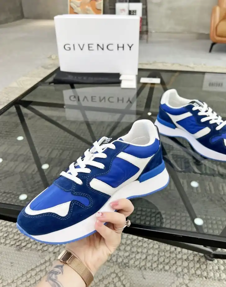 hype Givenchy Sneakers