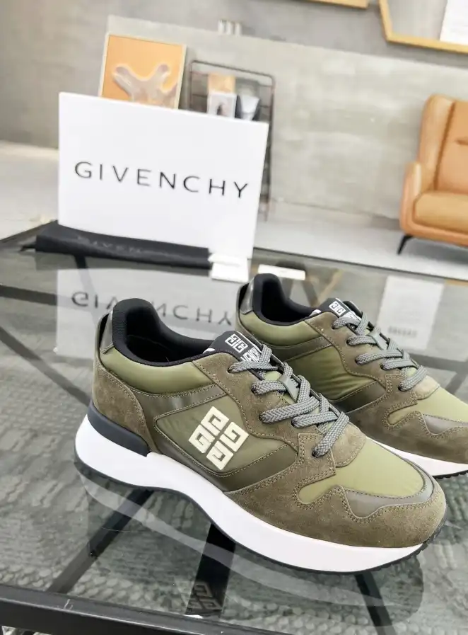 hype Givenchy Sneakers