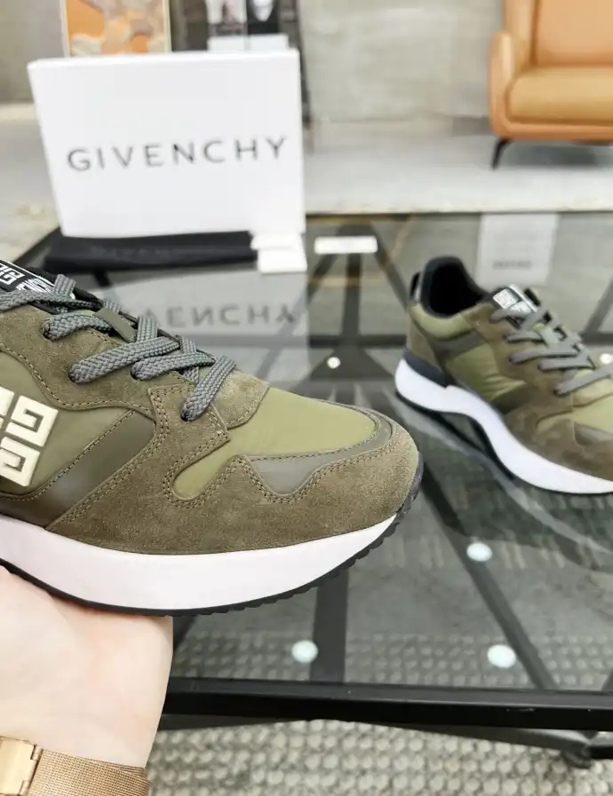 hype Givenchy Sneakers