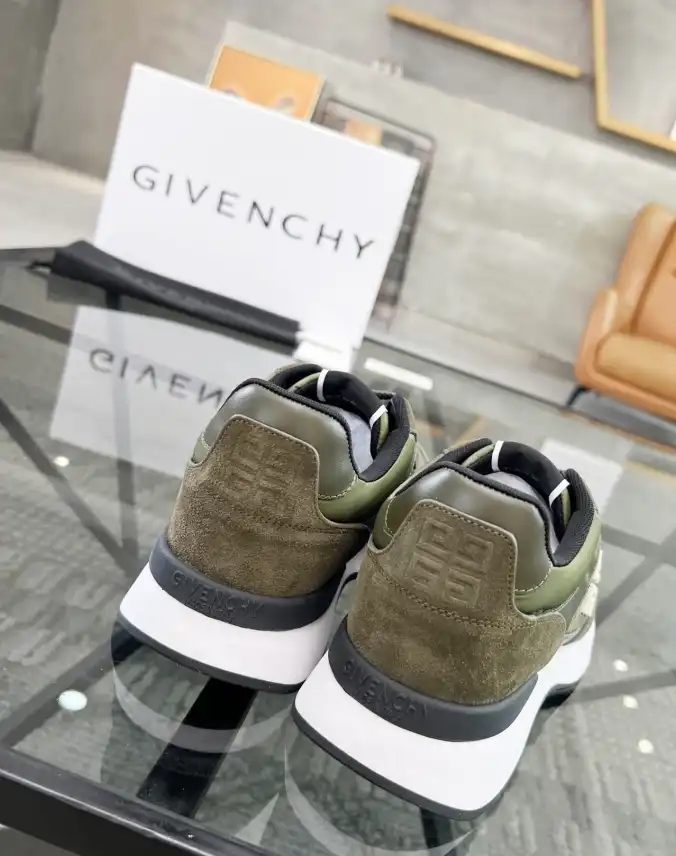 hype Givenchy Sneakers