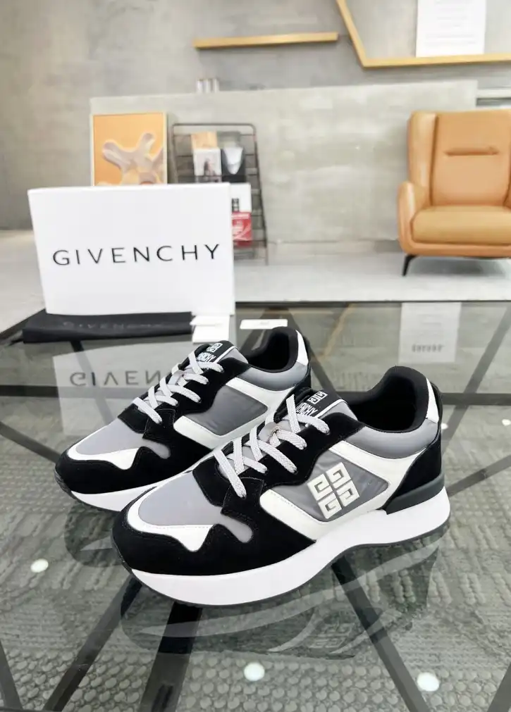 hype Givenchy Sneakers