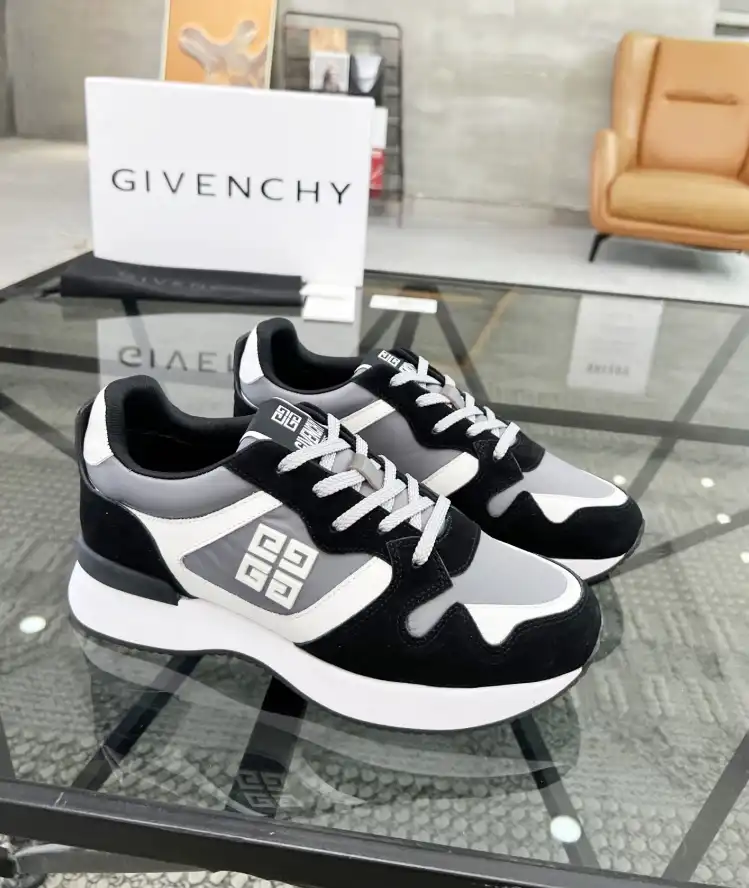 hype Givenchy Sneakers