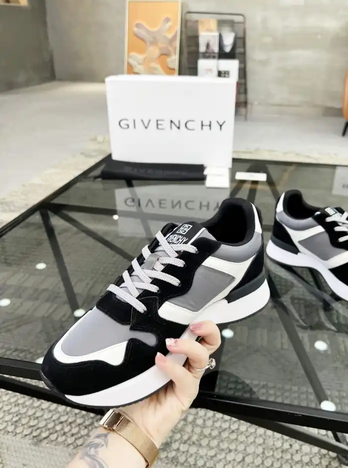 hype Givenchy Sneakers