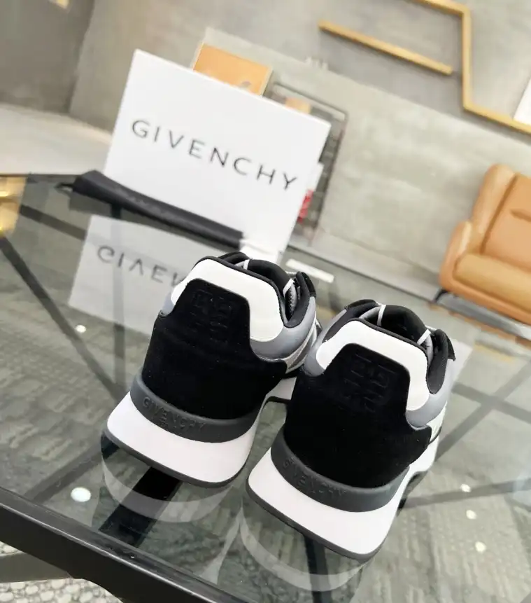 hype Givenchy Sneakers