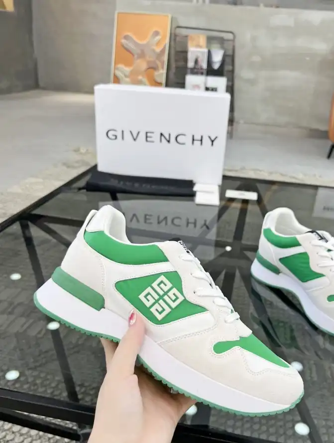 hype Givenchy Sneakers