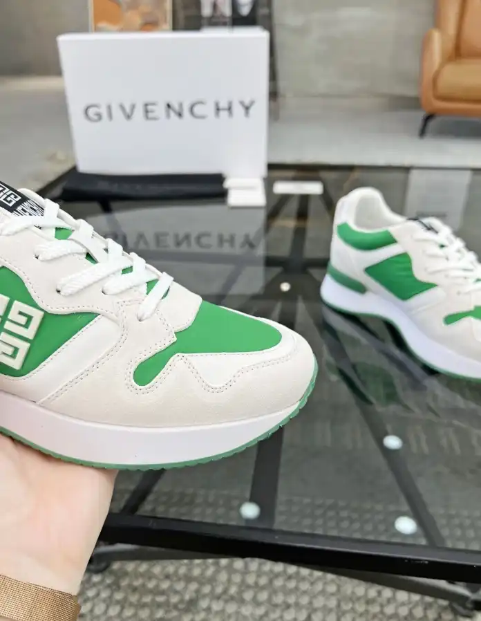 hype Givenchy Sneakers