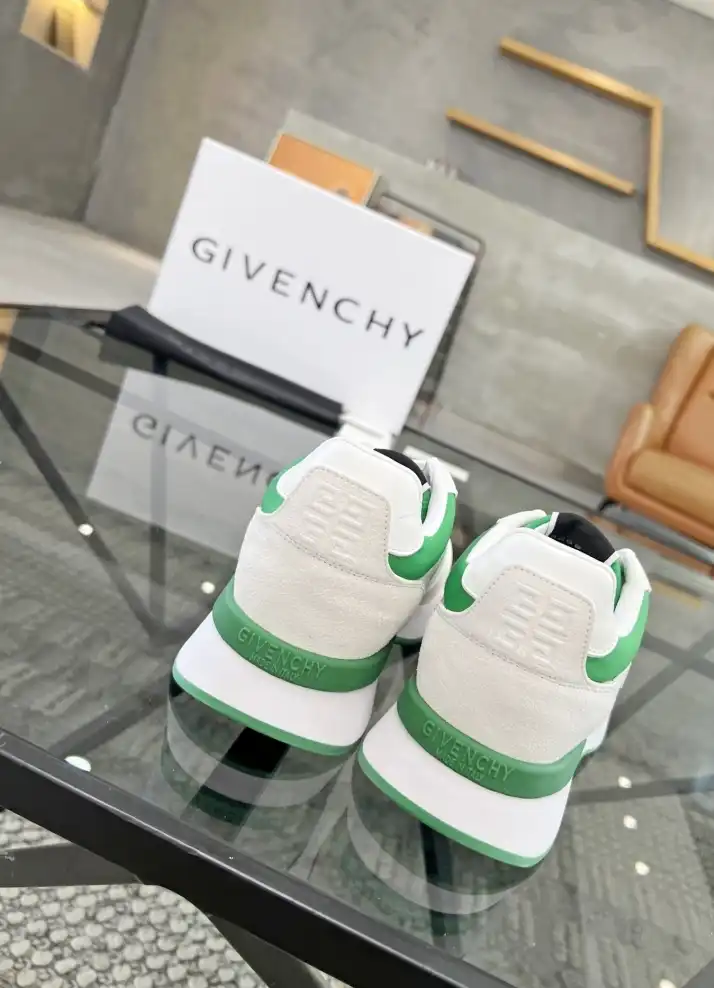 hype Givenchy Sneakers