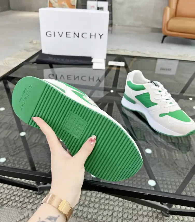 hype Givenchy Sneakers