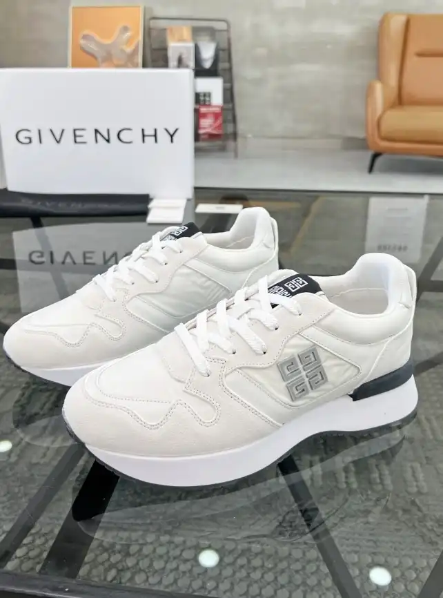 hype Givenchy Sneakers