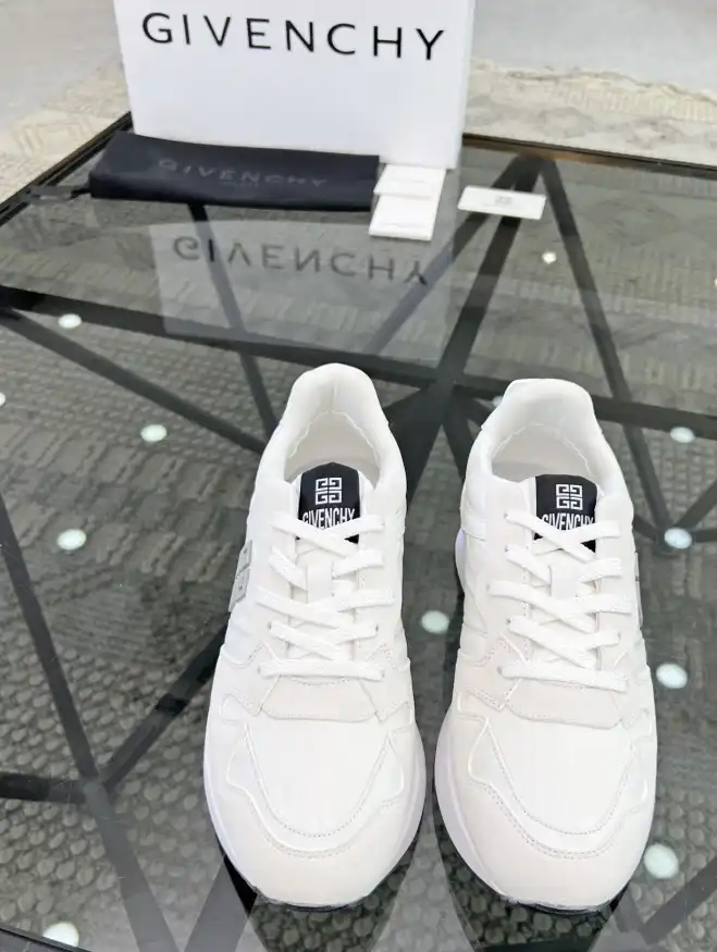 hype Givenchy Sneakers