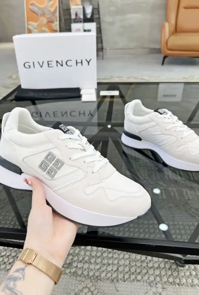 hype Givenchy Sneakers