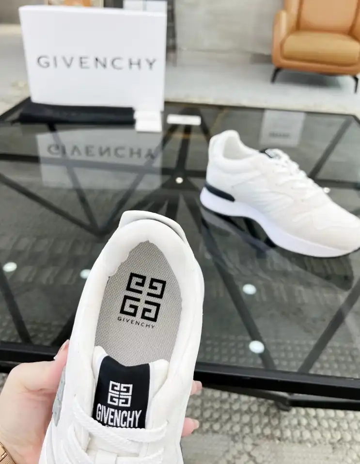 hype Givenchy Sneakers