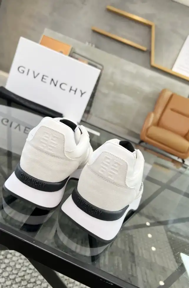 hype Givenchy Sneakers