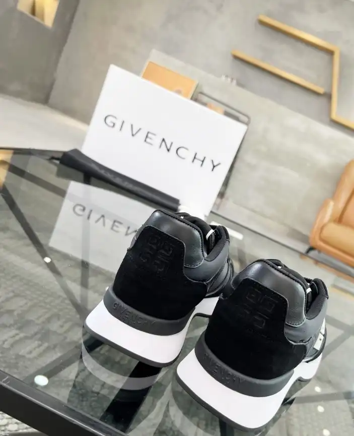 hype Givenchy Sneakers