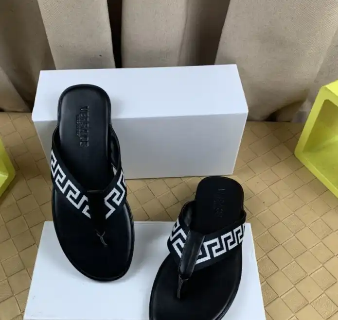 hype Givenchy Slippers