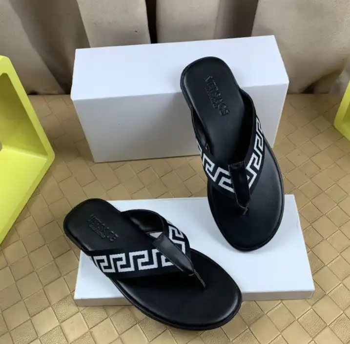 hype Givenchy Slippers