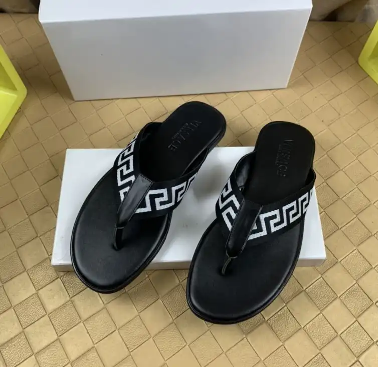 hype Givenchy Slippers