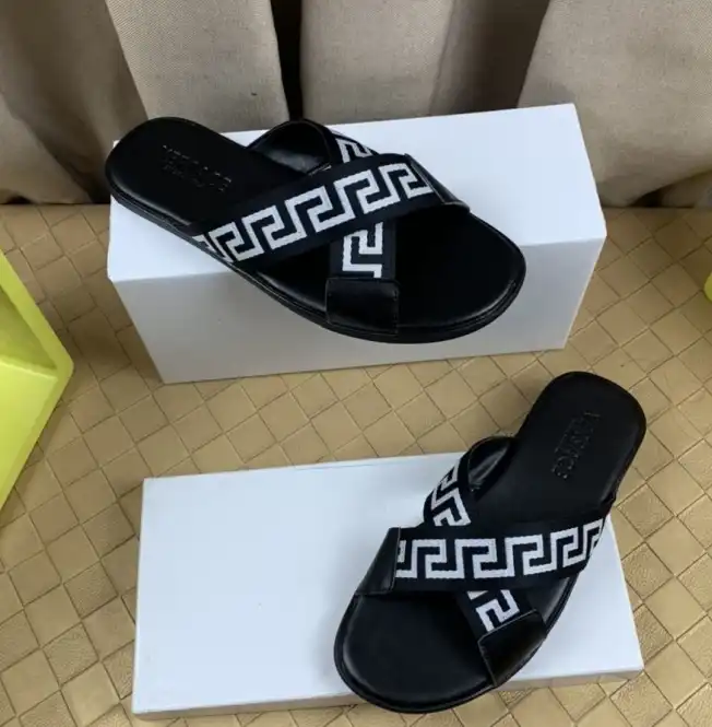 hype Givenchy Slippers