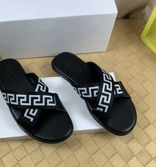 hype Givenchy Slippers